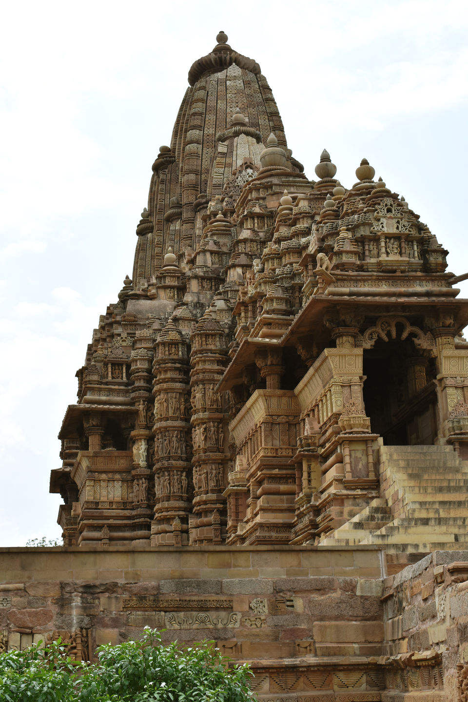 Photo of Into the Astounding Alleys of Khajuraho & Panna ! 4/6 by Riya Mukherjee