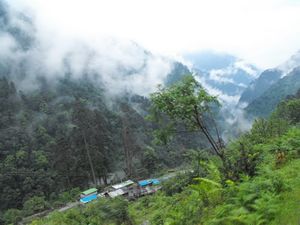 drive to lachen 1/4 by Tripoto